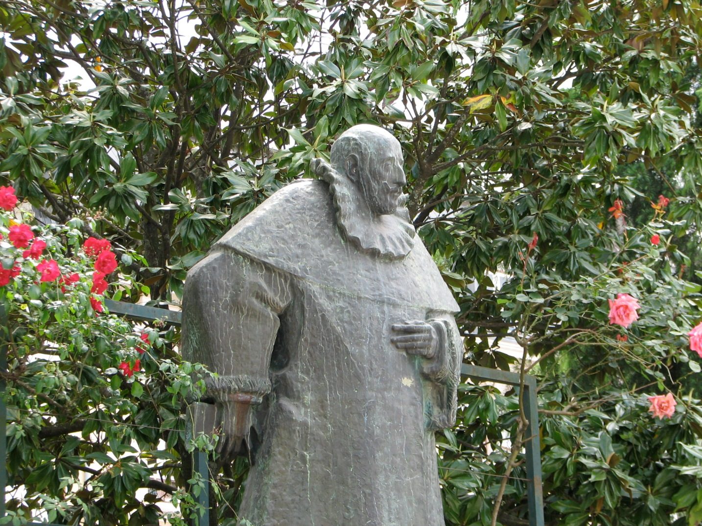 Francisco%20Sanches%27%20monument%2C%20Braga%2C%20Portugal%20-%2004.JPG